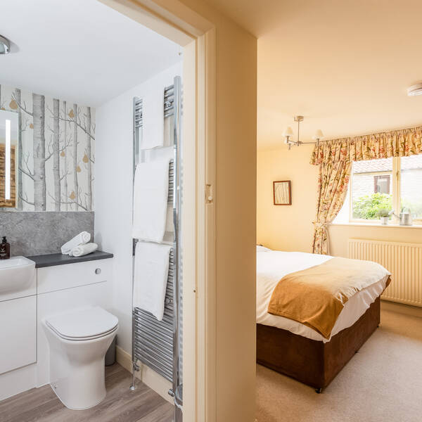 Couch Bedroom with en-suite 